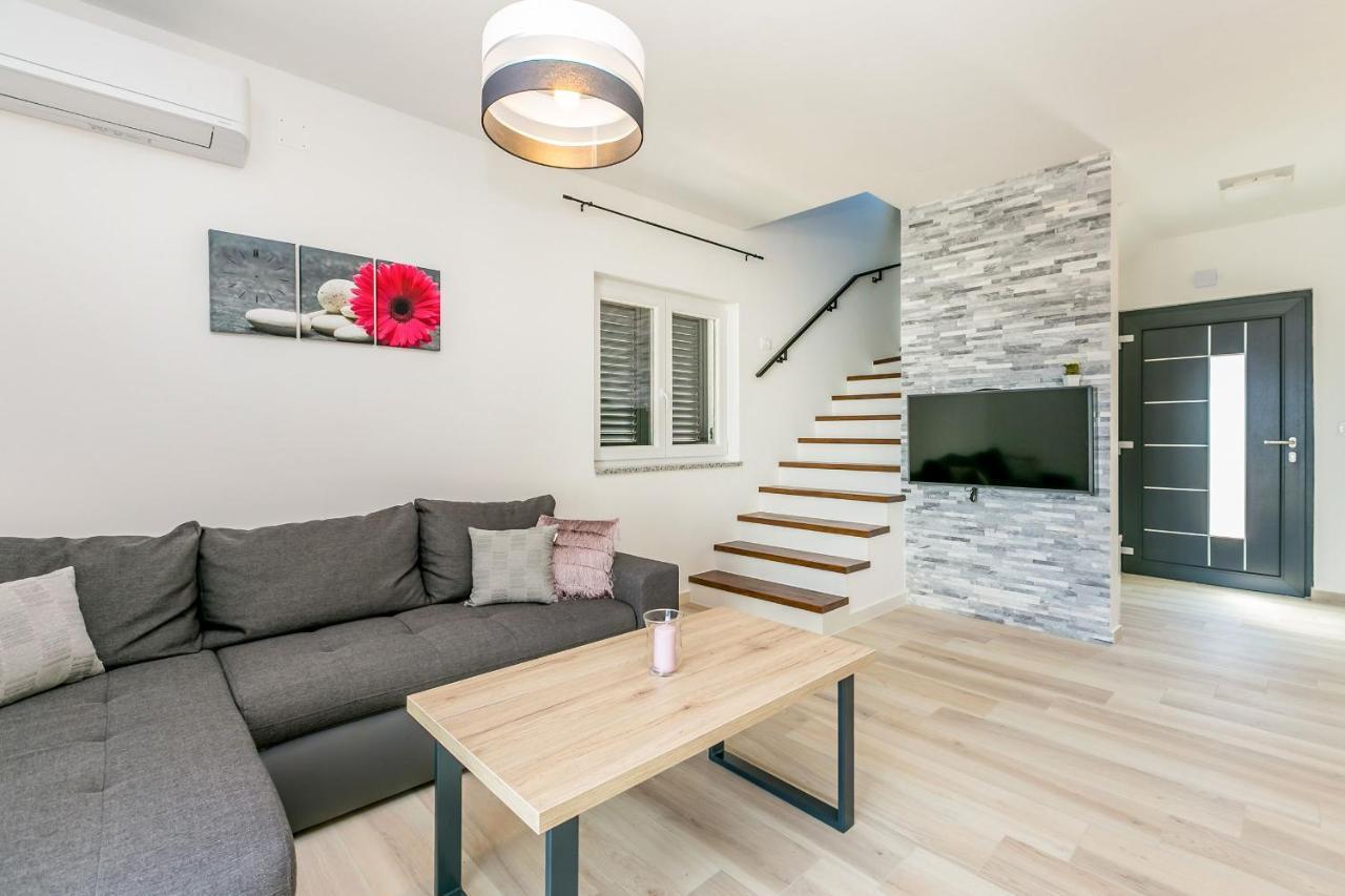 Vrh  Holiday House San Michele מראה חיצוני תמונה