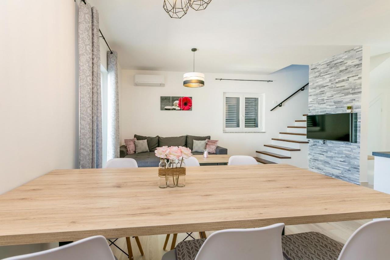 Vrh  Holiday House San Michele מראה חיצוני תמונה